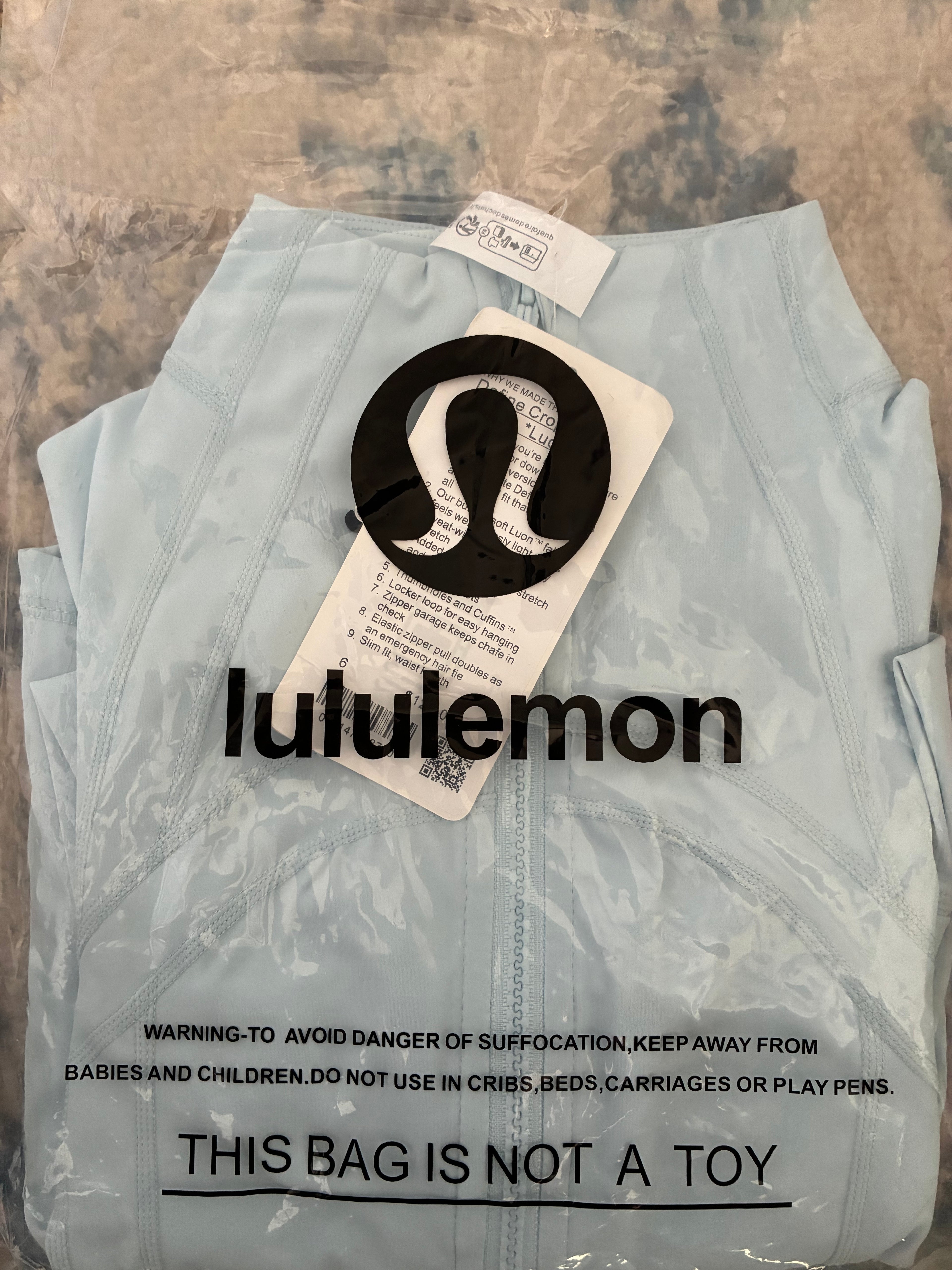 Define Cropped Jacket Nulu size 6 and 4