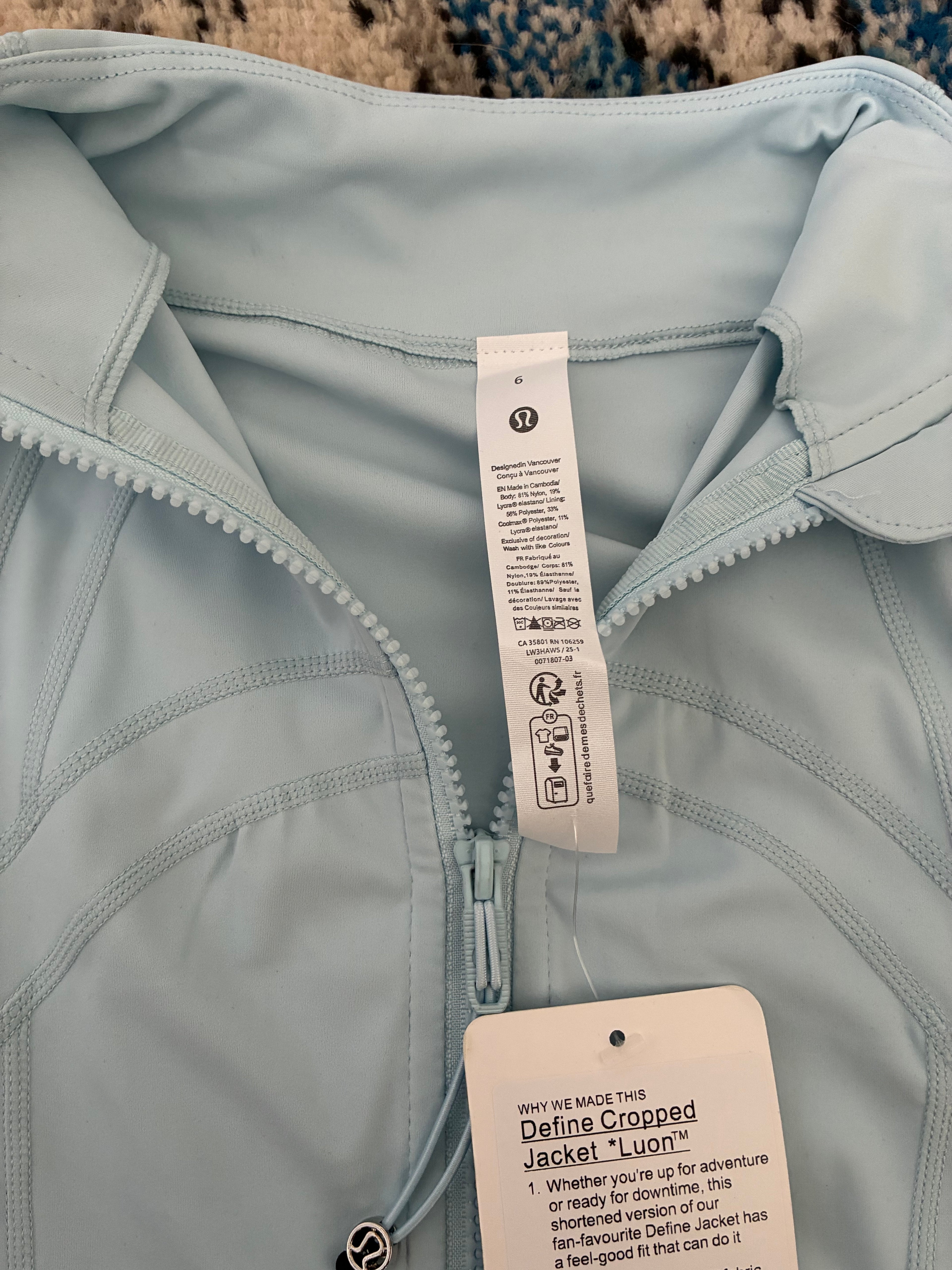 Define Cropped Jacket Nulu size 6 and 4