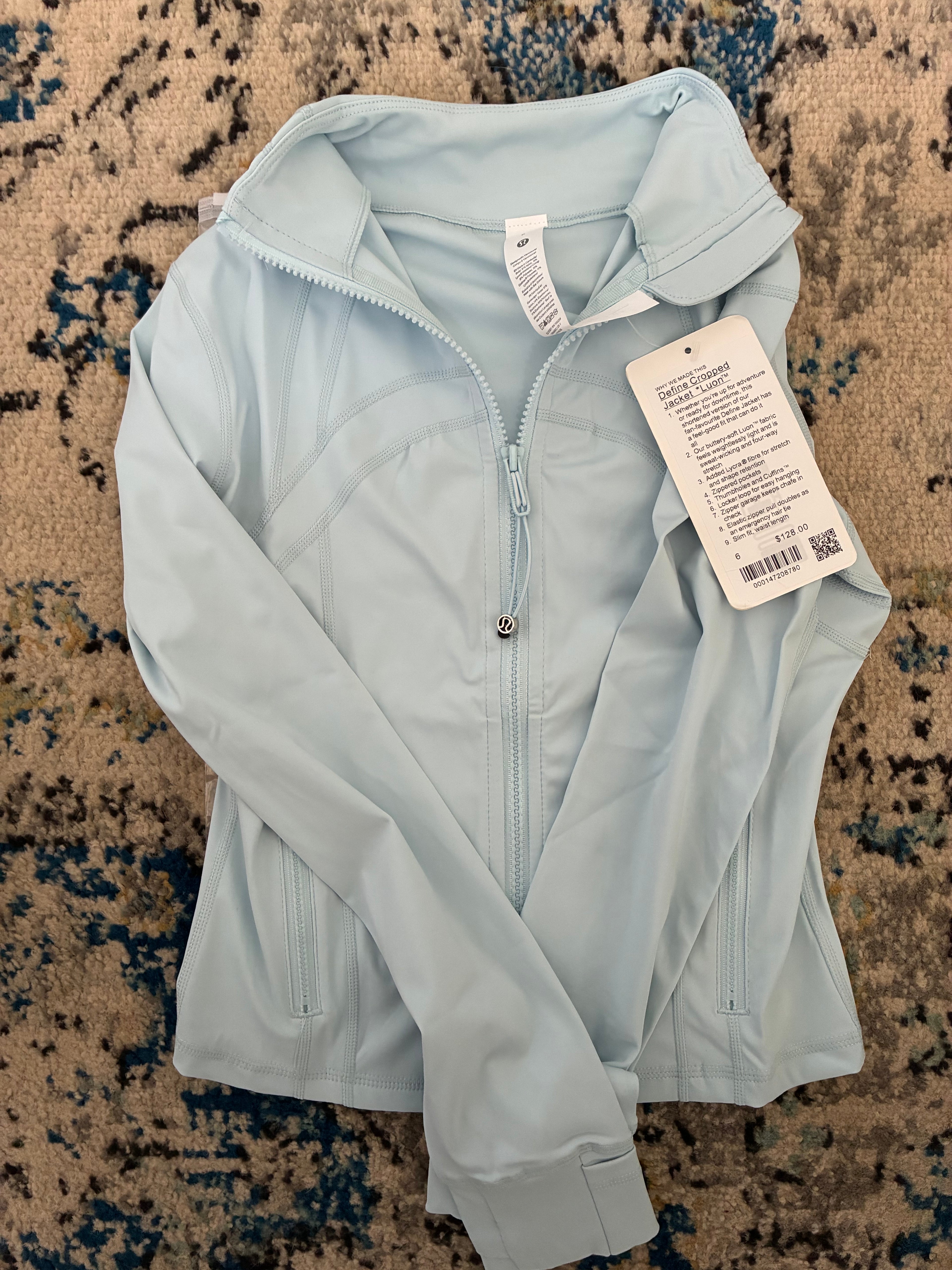 Define Cropped Jacket Nulu size 6 and 4