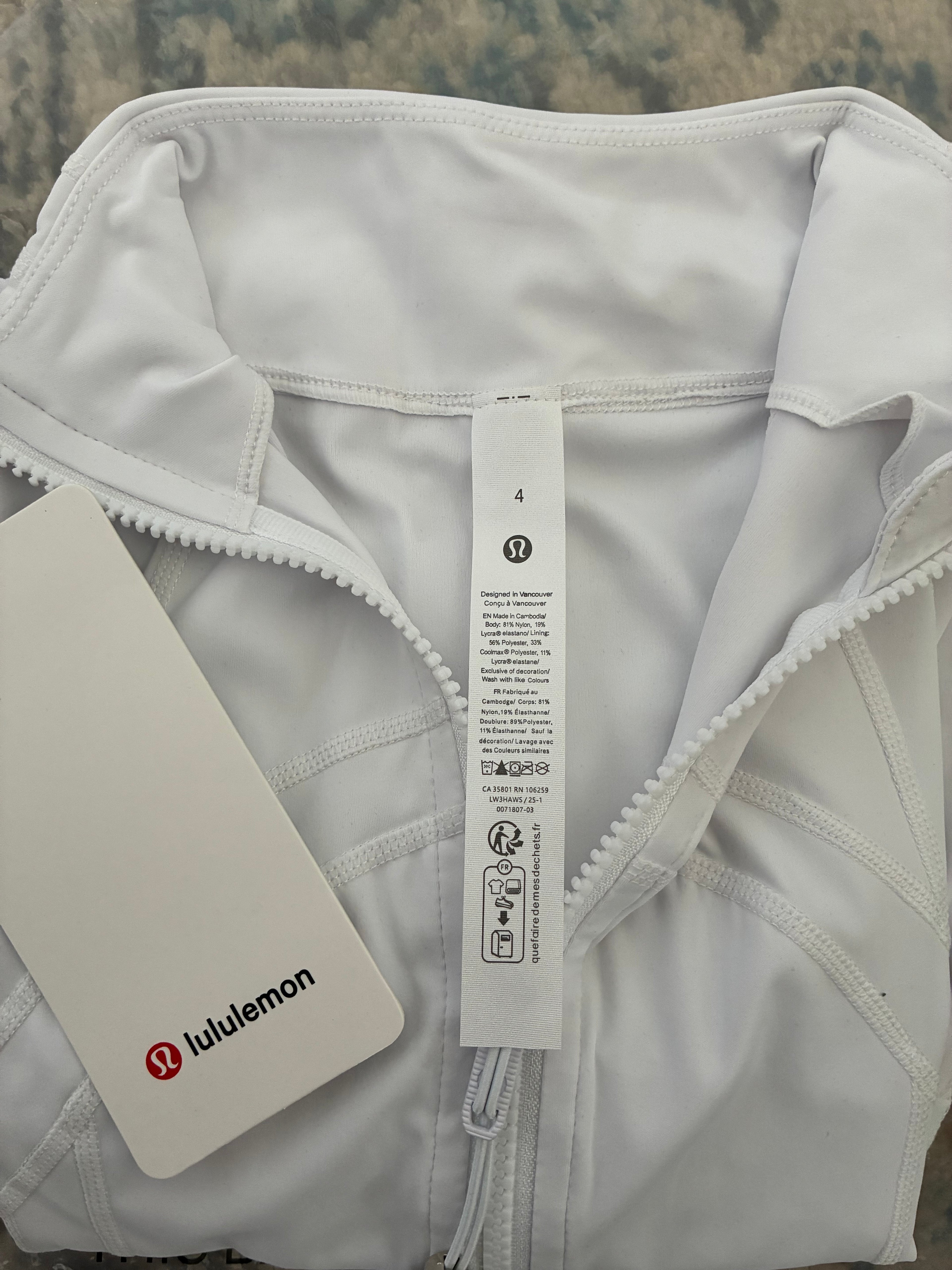 Define Cropped Jacket Nulu size 6 and 4