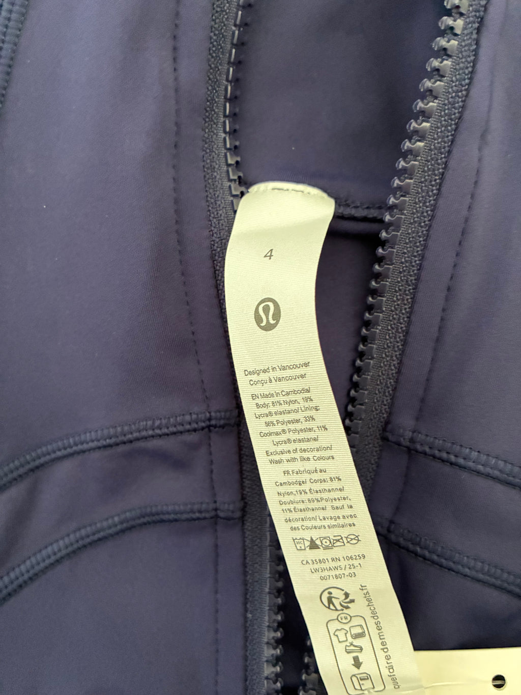 Define Cropped Jacket Nulu size 6 and 4